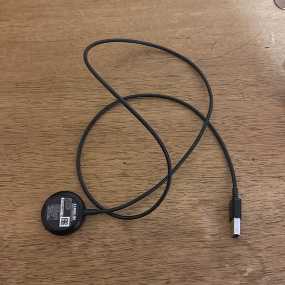 Jewelry Samsung Galaxy watch BAND Only (not a smartwatch)and smartwatch charger - Picture 3 of 4